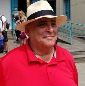 Meet your Posher, Lester